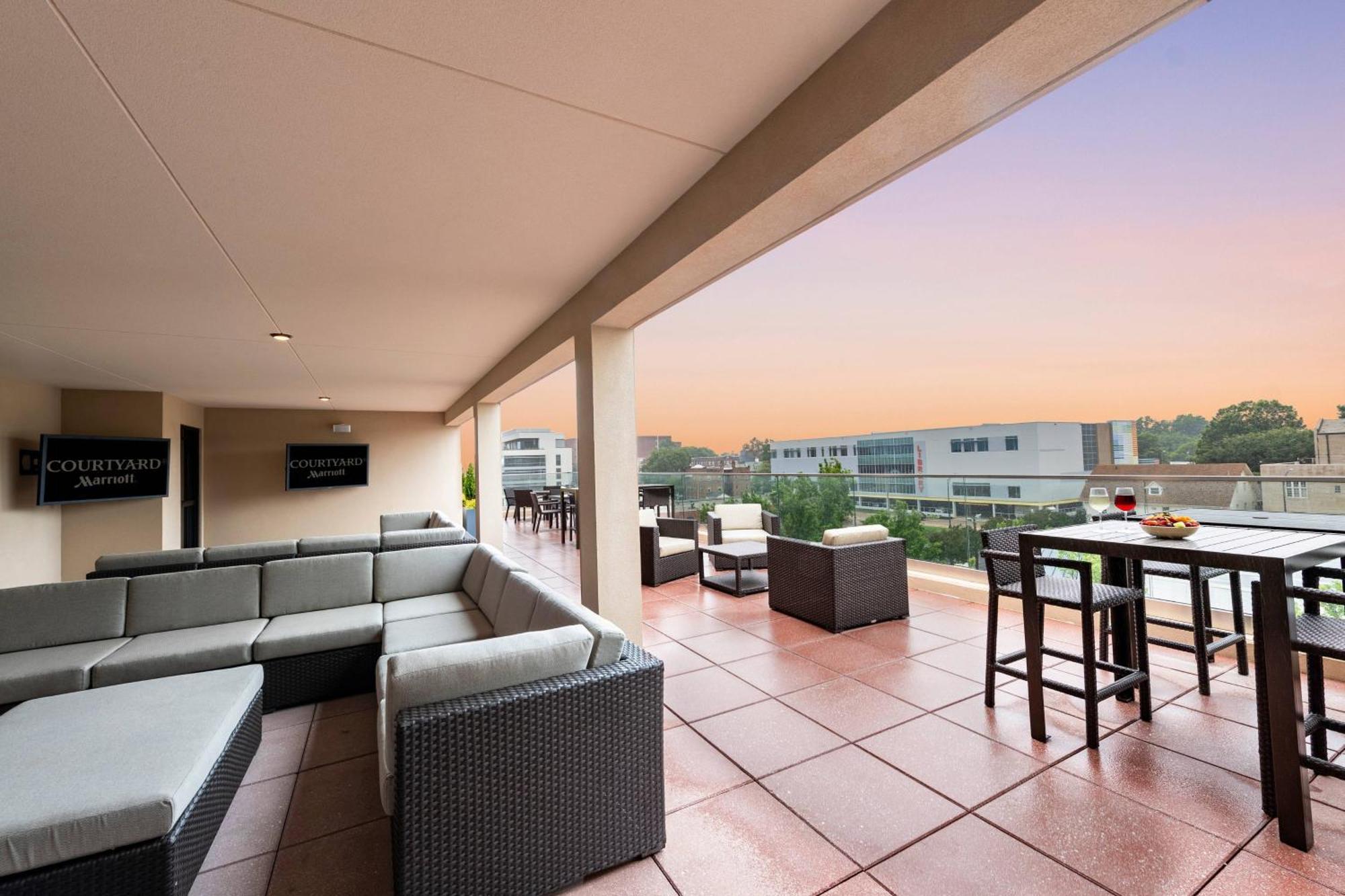 Courtyard Winston-Salem Downtown Hotel Ngoại thất bức ảnh