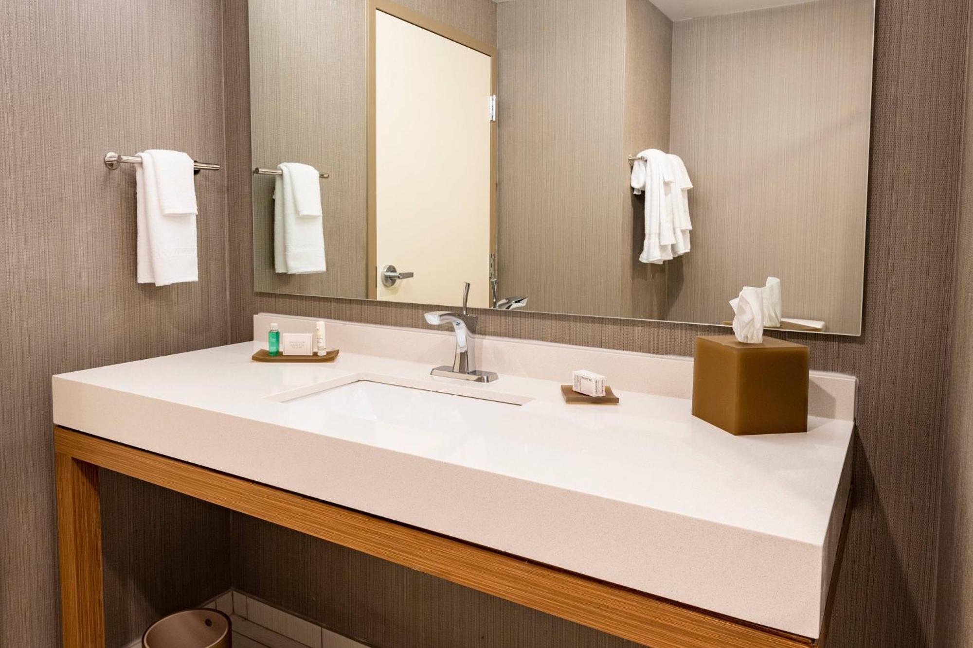 Courtyard Winston-Salem Downtown Hotel Ngoại thất bức ảnh