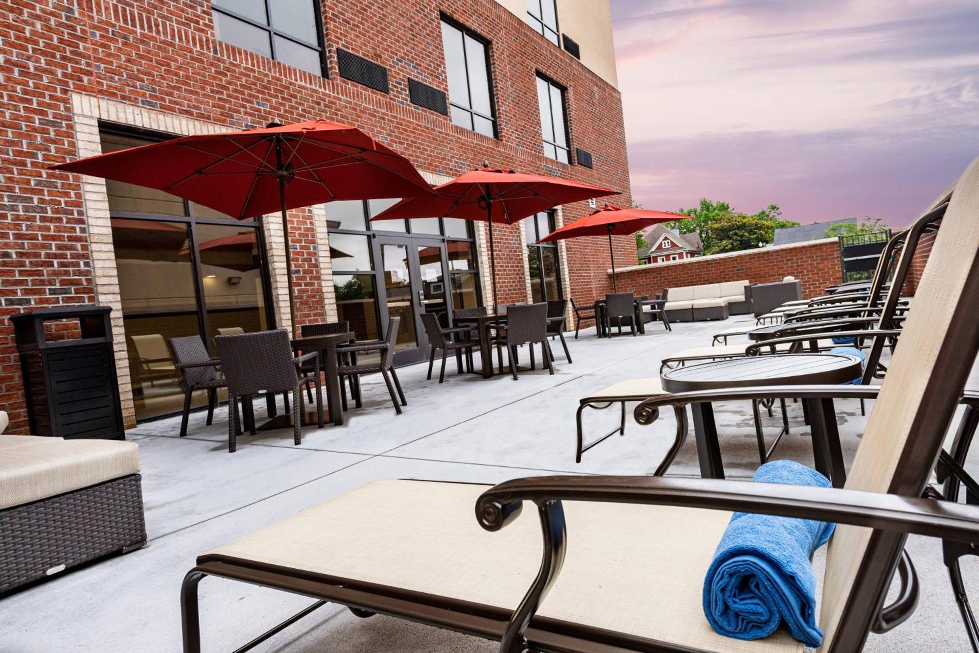 Courtyard Winston-Salem Downtown Hotel Ngoại thất bức ảnh